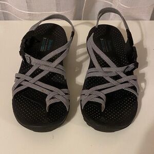 Sketchers Outdoor Lifestyle Sandals
Grey and Black Strap
